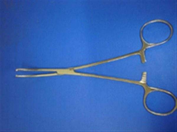 Pinça Kocker 14cm curva – Cirúrgica Mache Equipamentos Hospitalares